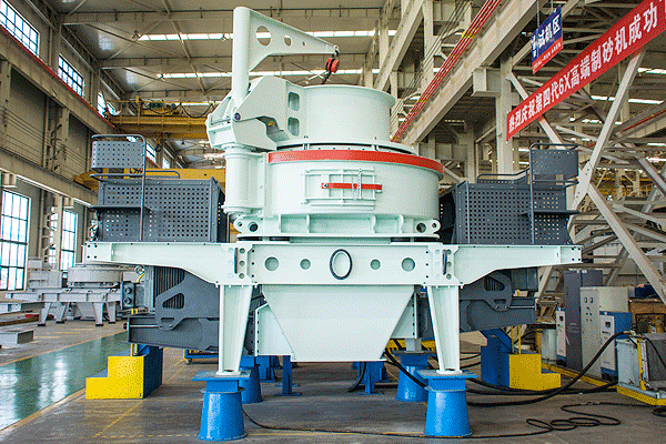 Portable rock crushers for gold mining